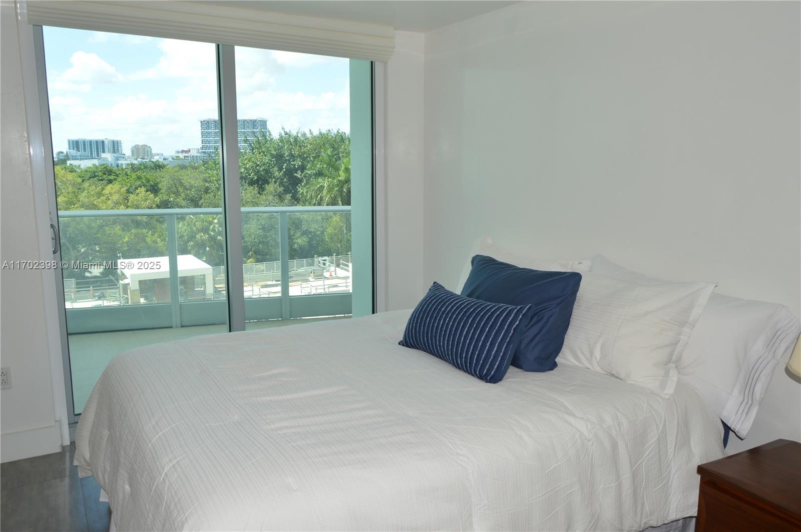 GROVENOR HOUSE CONDO - Residential