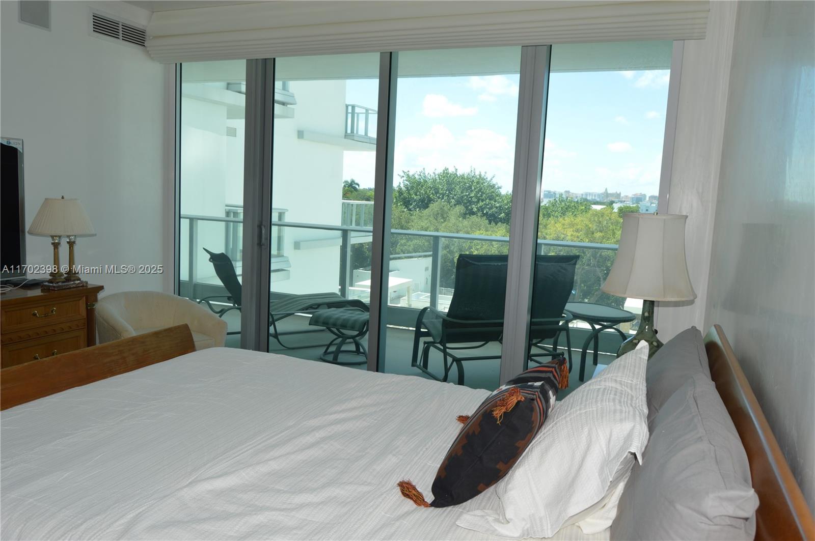 GROVENOR HOUSE CONDO - Residential