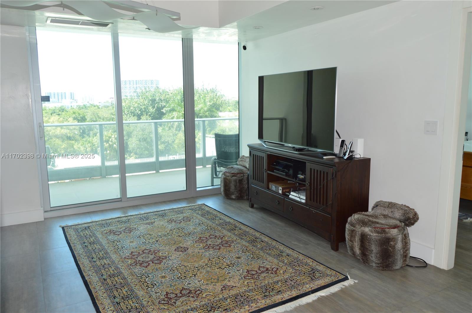 GROVENOR HOUSE CONDO - Residential