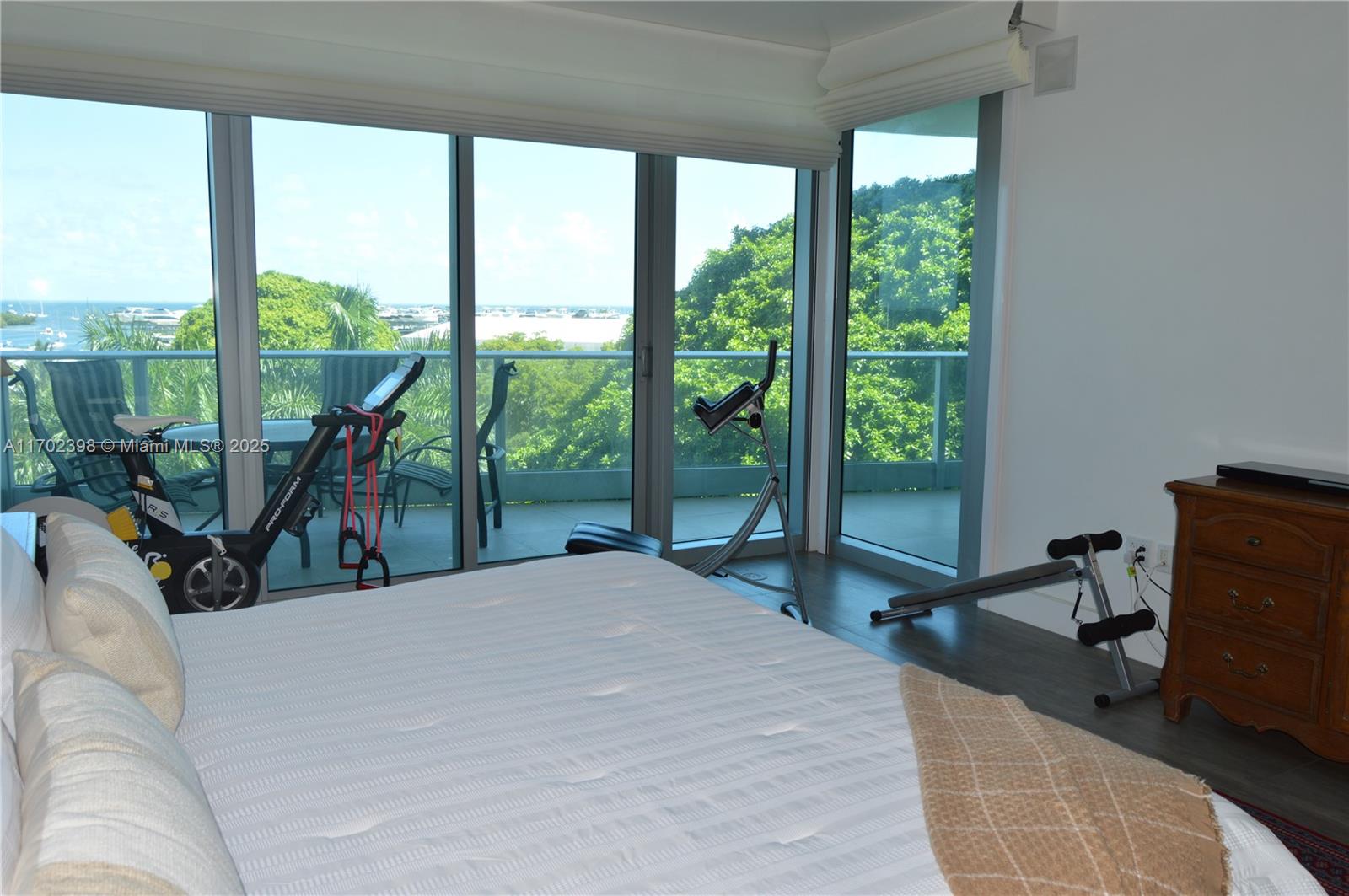 GROVENOR HOUSE CONDO - Residential