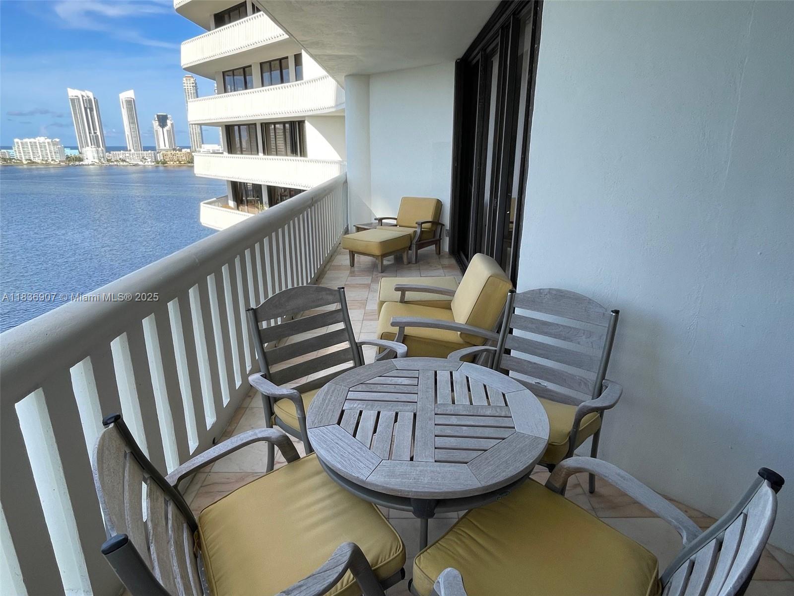 3000 ISL BLVD WILLIAMS IS - Residential