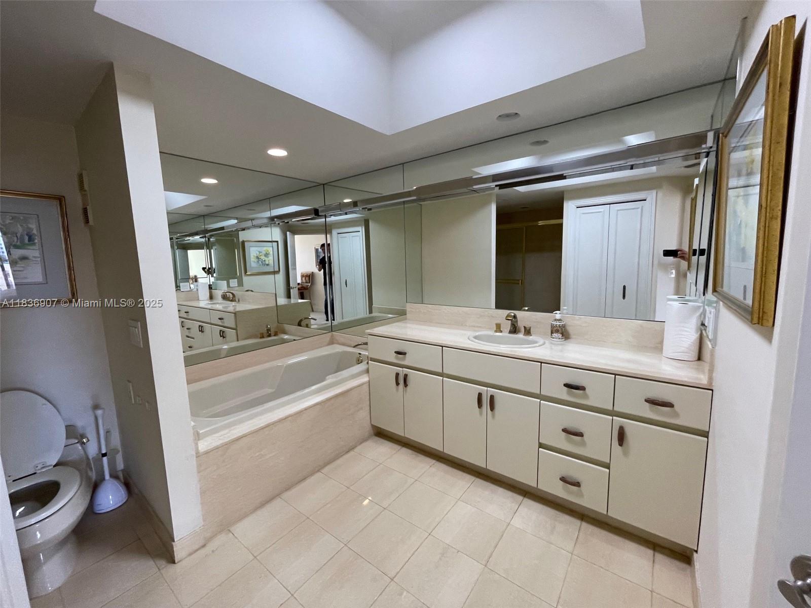 3000 ISL BLVD WILLIAMS IS - Residential