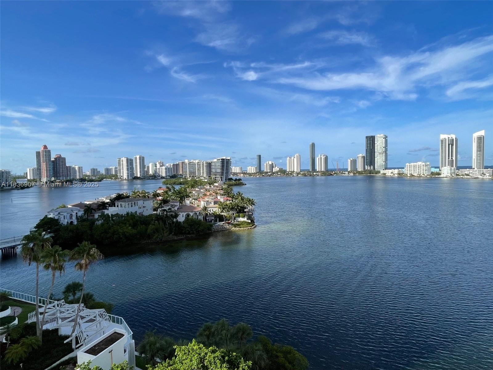 ASSESSMENT FULLY PAID!
Great price for a great 3bed/3bath condo in Williams Island.
Simply spectacular views in all directions: Inter coastal, Ocean and City.
Annual restaurant mandatory minimum spending is $2,000
Annual Club Mandatory Membership Fee is $1,550