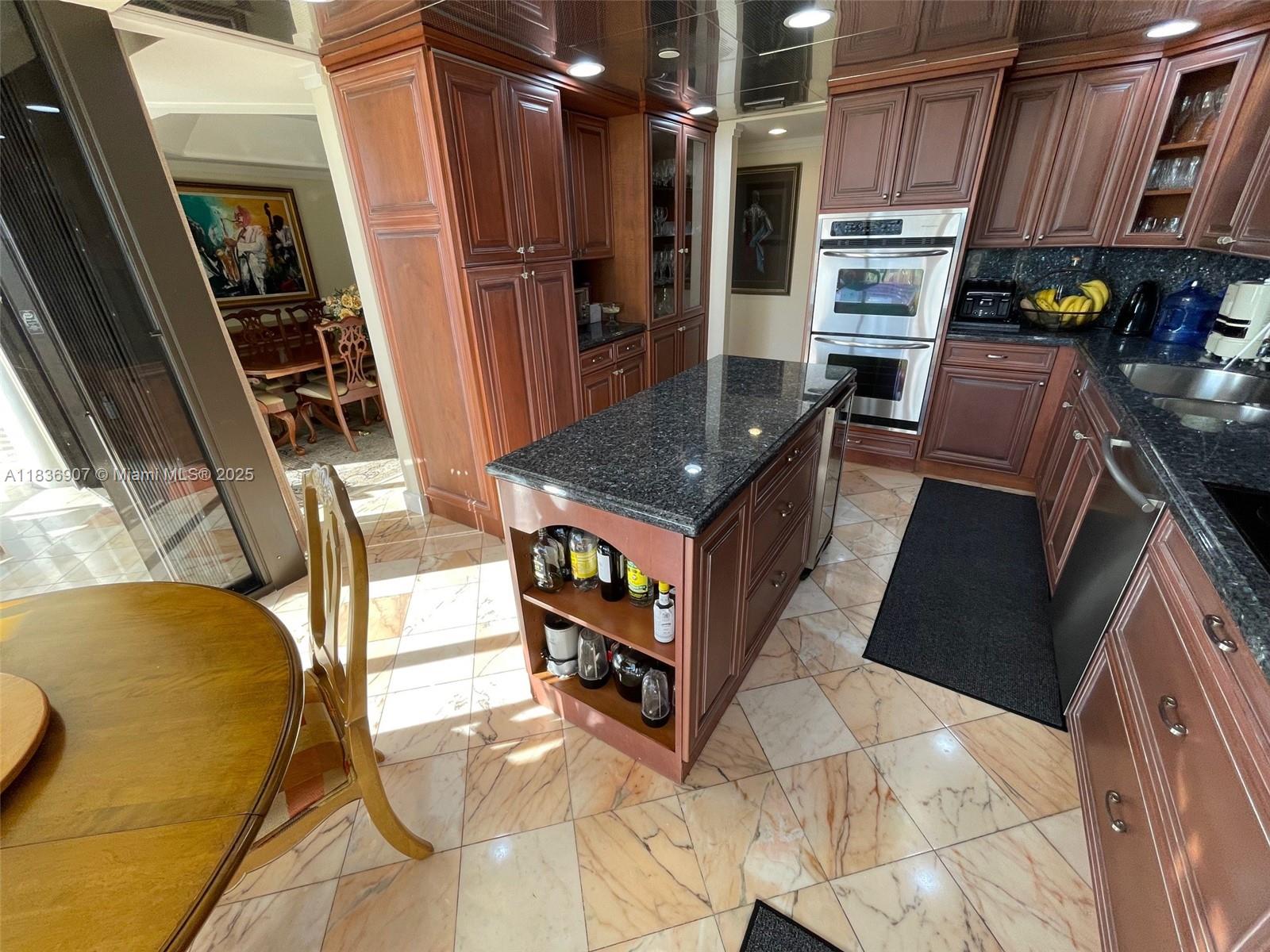 3000 ISL BLVD WILLIAMS IS - Residential