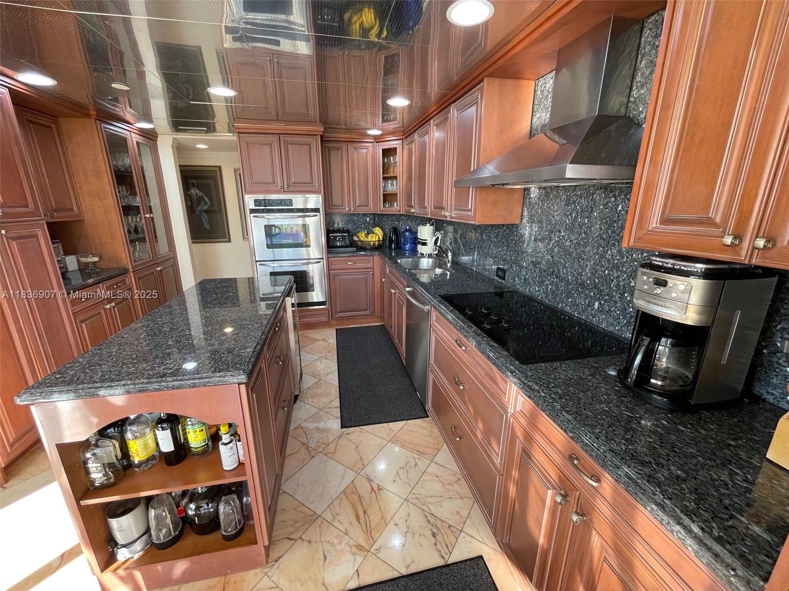 3000 ISL BLVD WILLIAMS IS - Residential