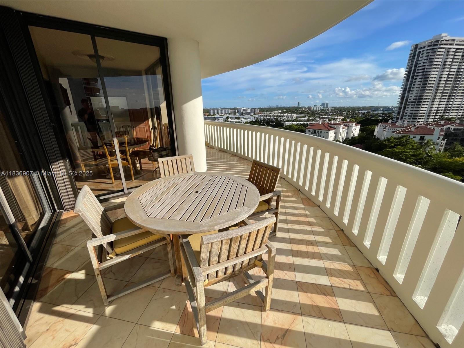 3000 ISL BLVD WILLIAMS IS - Residential