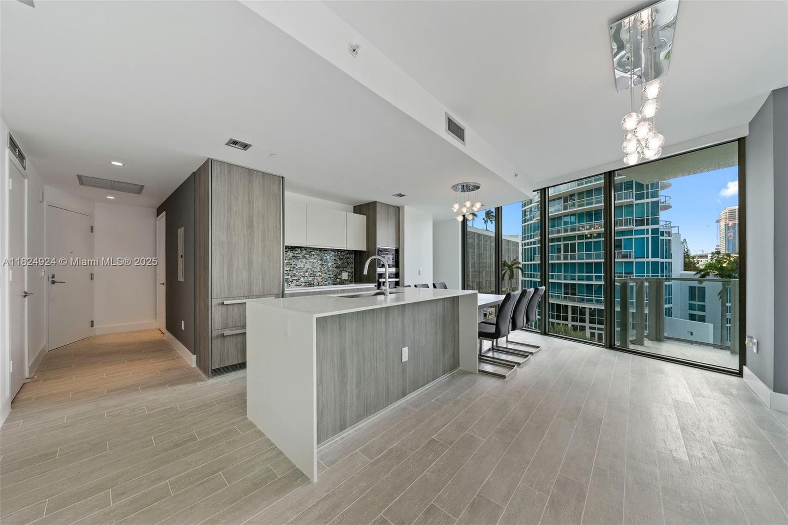 2900 NE 7th Ave 301, Miami, FL, 33137/$749,000 1 2900 NE 7th Ave 301