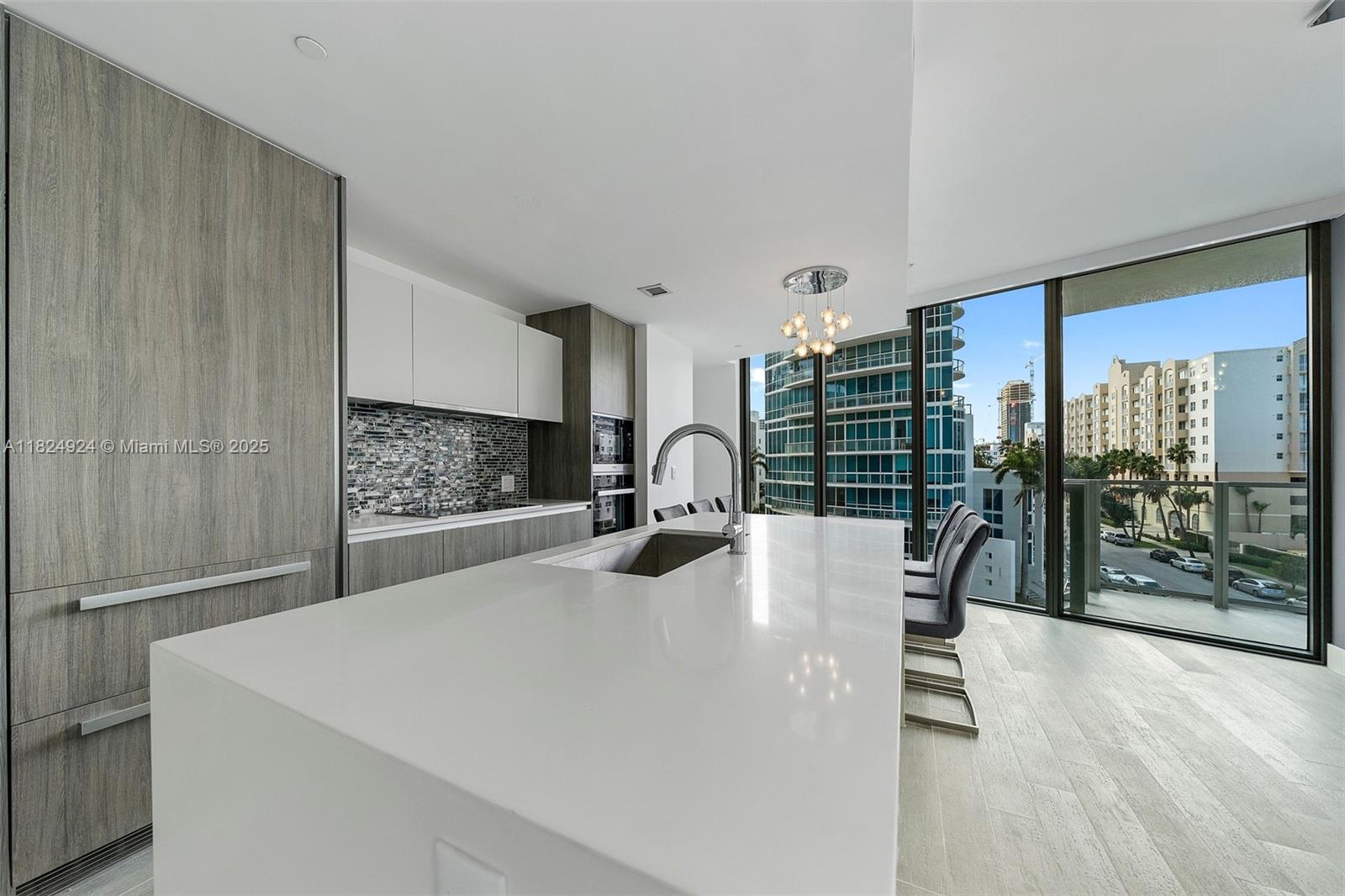 2900 NE 7th Ave 301, Miami, FL, 33137/$749,000 3 2900 NE 7th Ave 301