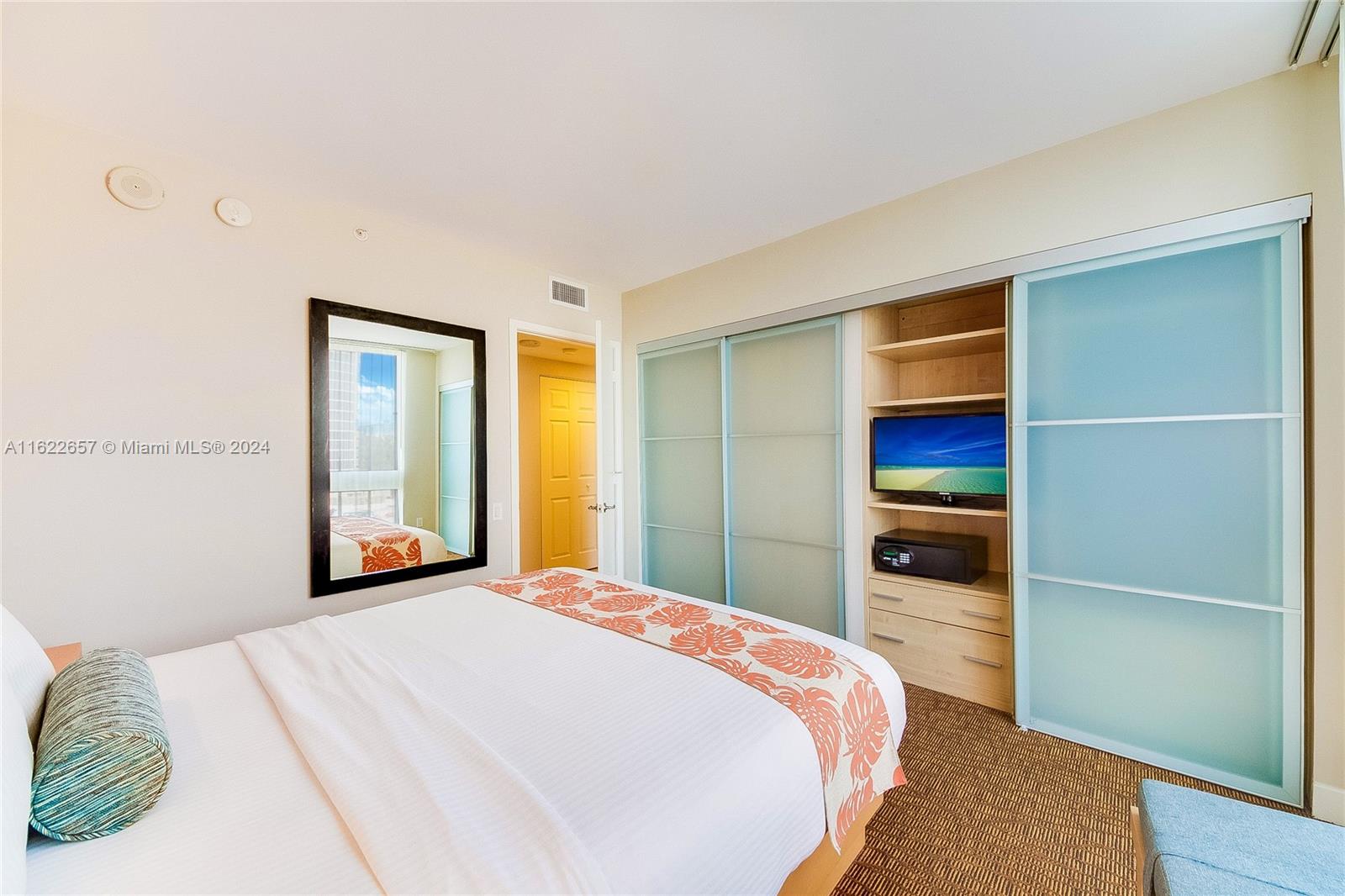 M RESORT RESIDENCES CONDO - Residential