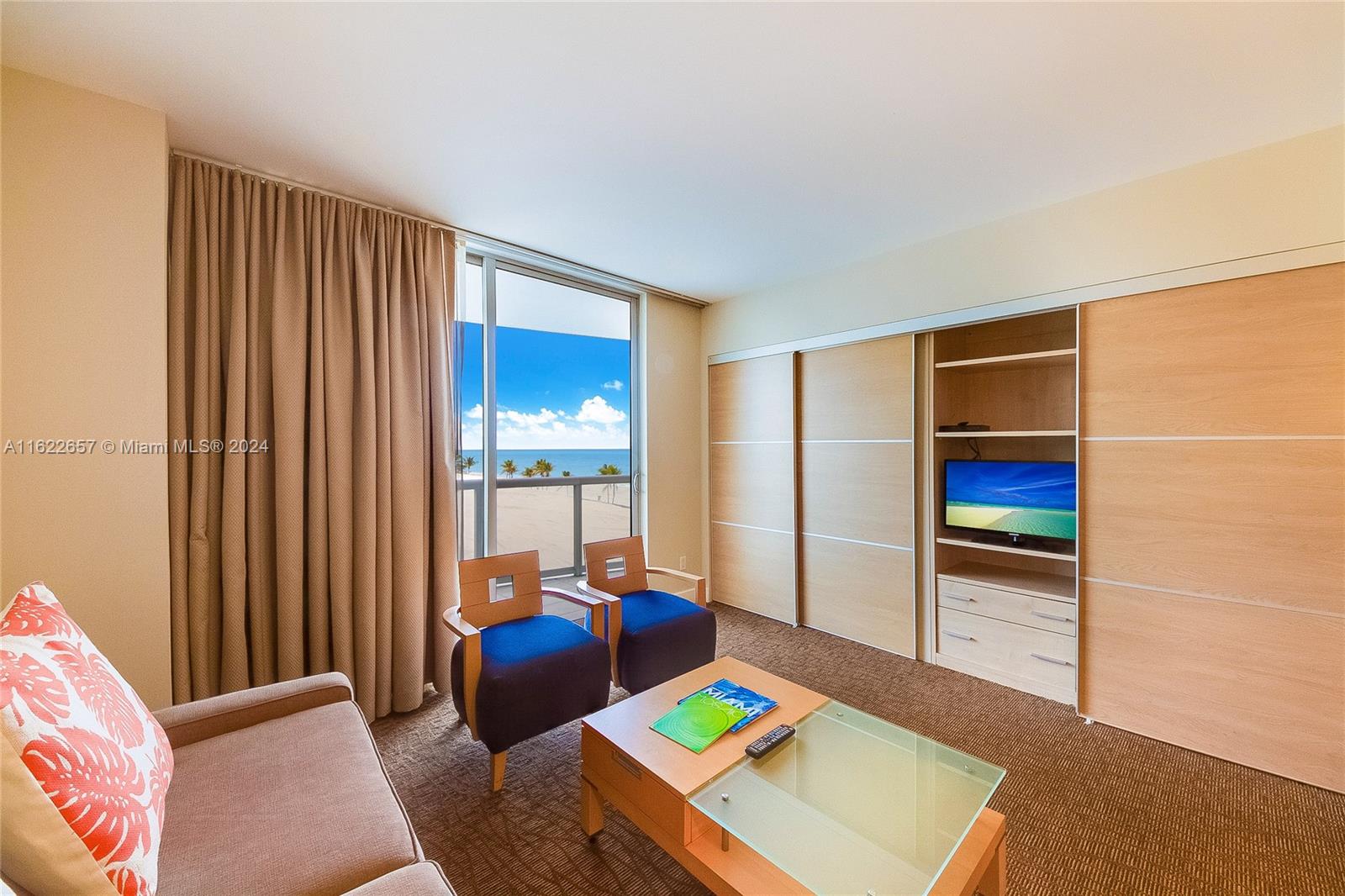M RESORT RESIDENCES CONDO - Residential