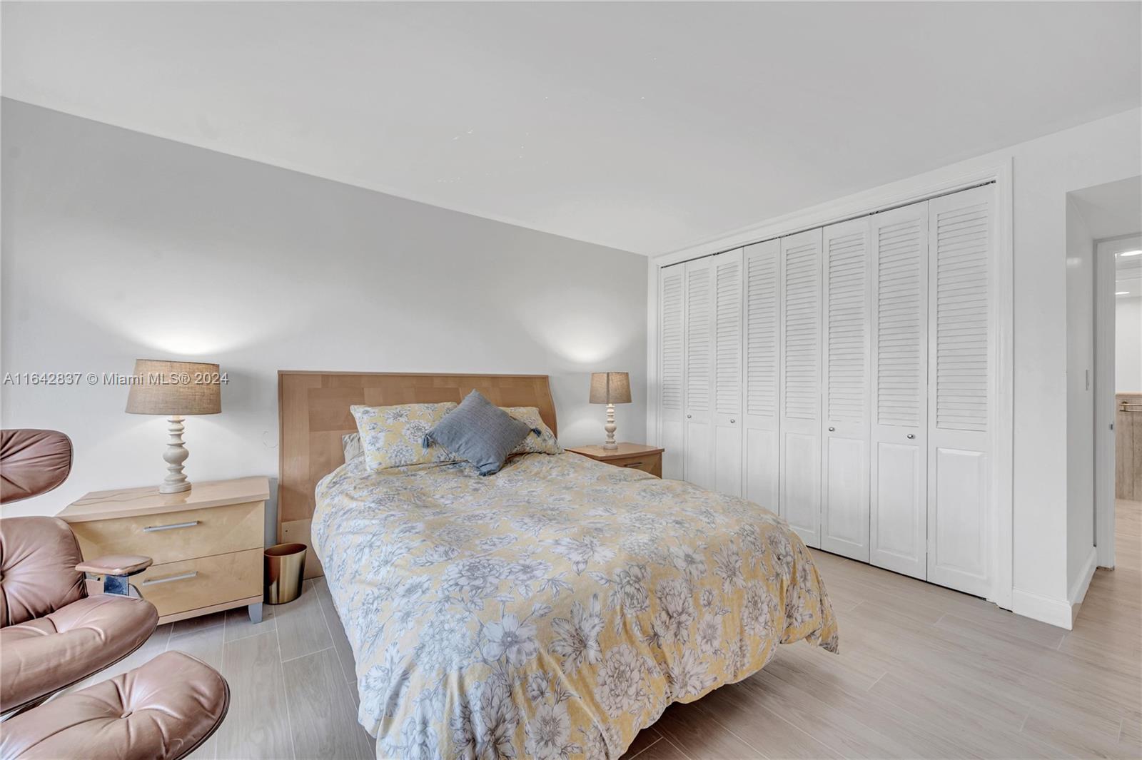 OCEAN REEF TOWERS INC CON - Residential