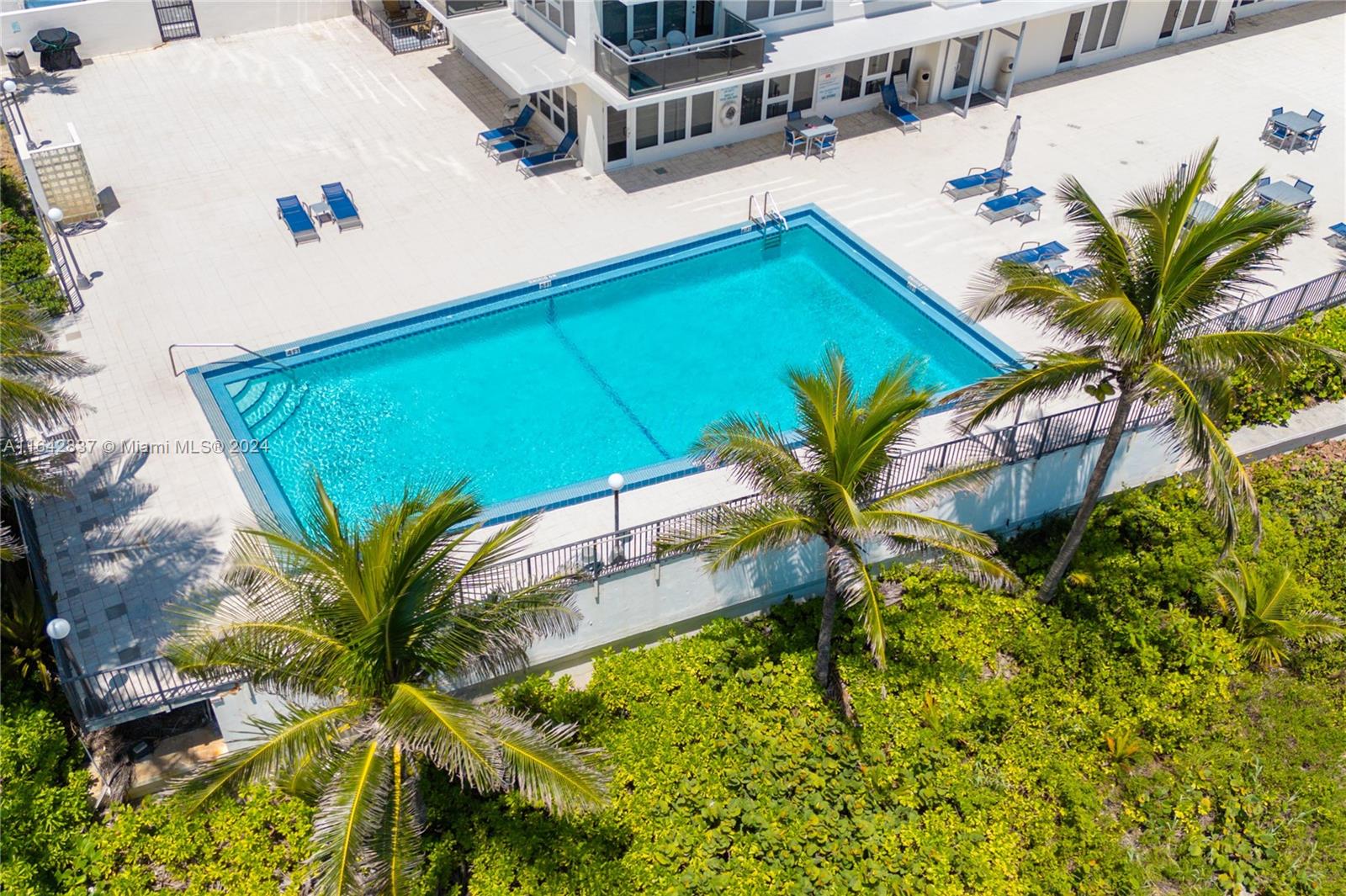OCEAN REEF TOWERS INC CON - Residential