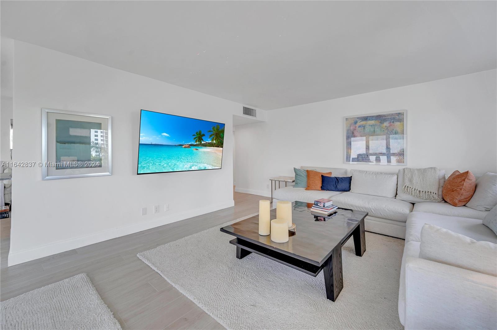 OCEAN REEF TOWERS INC CON - Residential