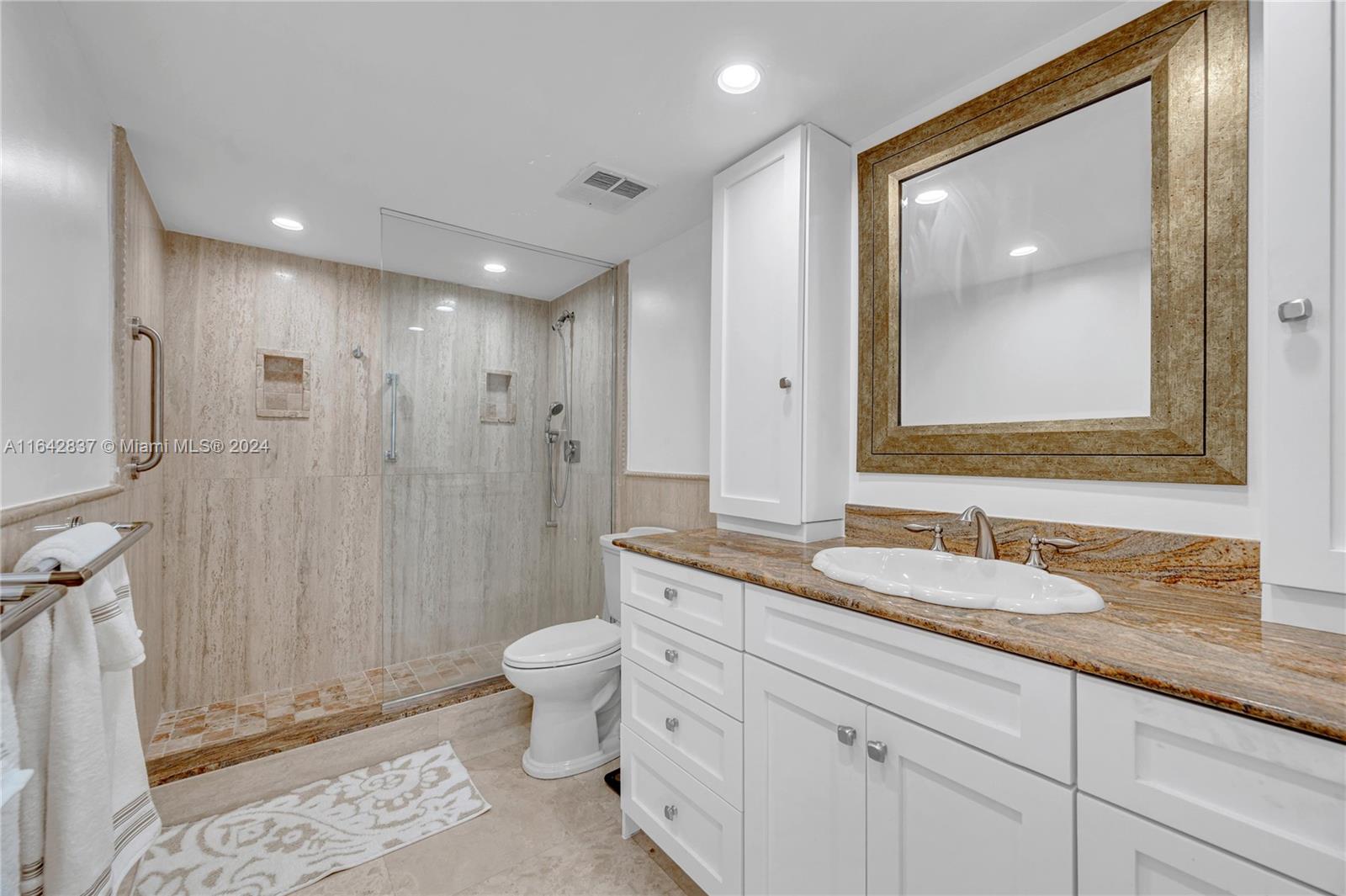 OCEAN REEF TOWERS INC CON - Residential