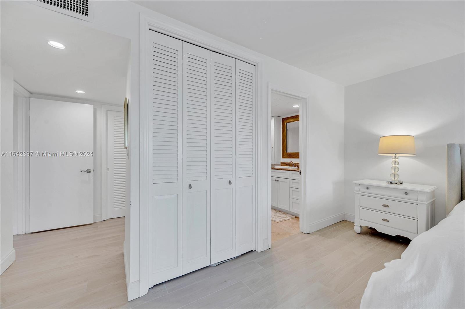OCEAN REEF TOWERS INC CON - Residential