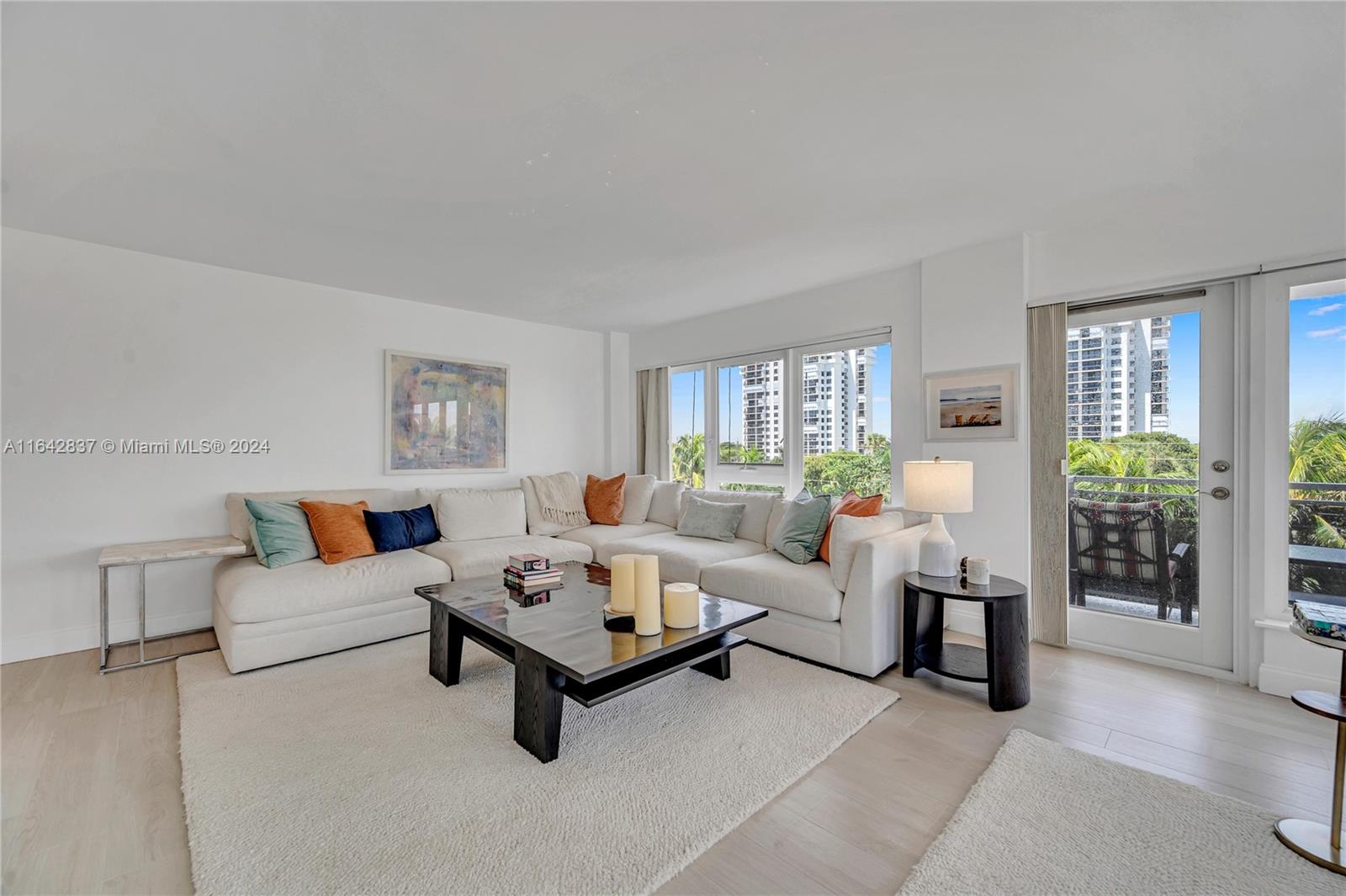 OCEAN REEF TOWERS INC CON - Residential