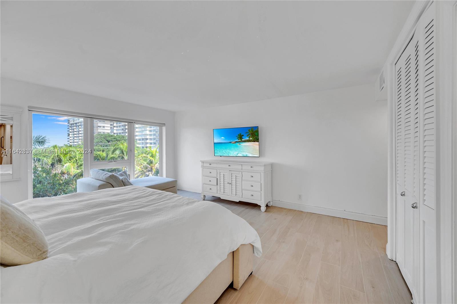 OCEAN REEF TOWERS INC CON - Residential
