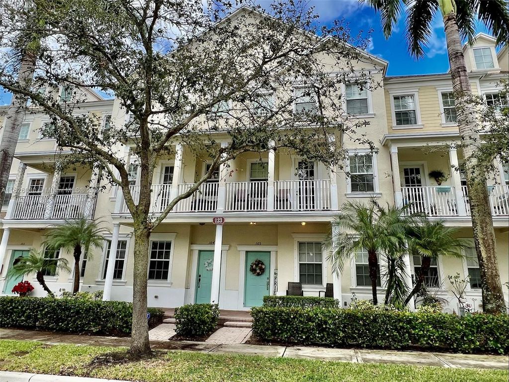 Photo of 123 E Royal Palm Cir #105, Jupiter, FL 33458 (MLS # A11626030)