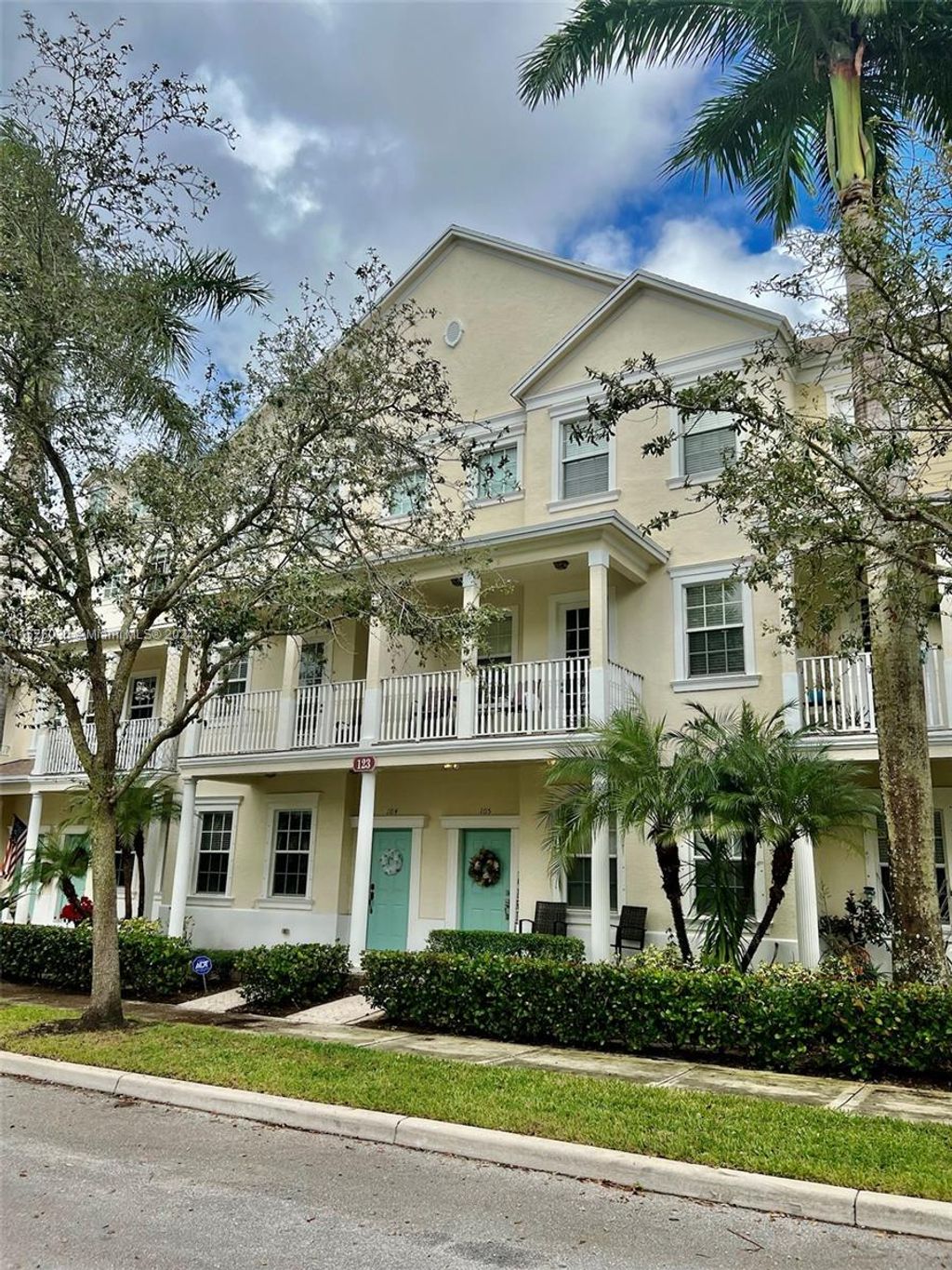 Photo of 123 E Royal Palm Cir #105, Jupiter, FL 33458 (MLS # A11626030)