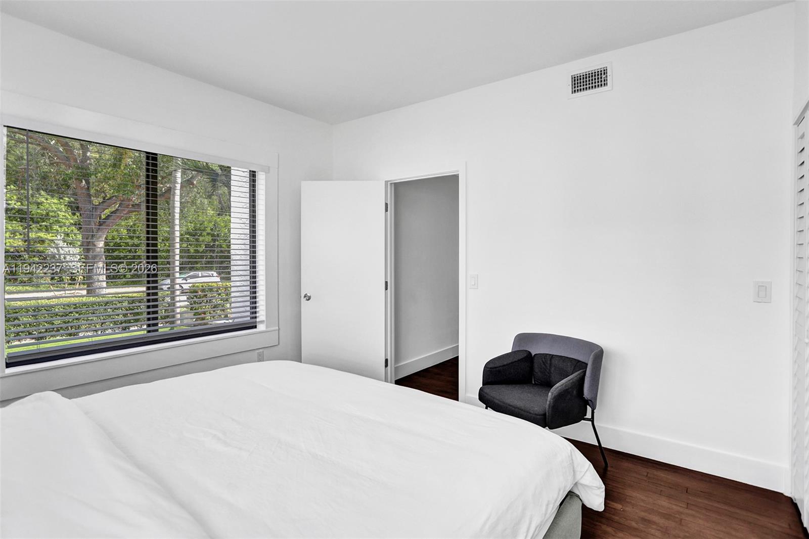 HOLLYWOOD - Residential Lease