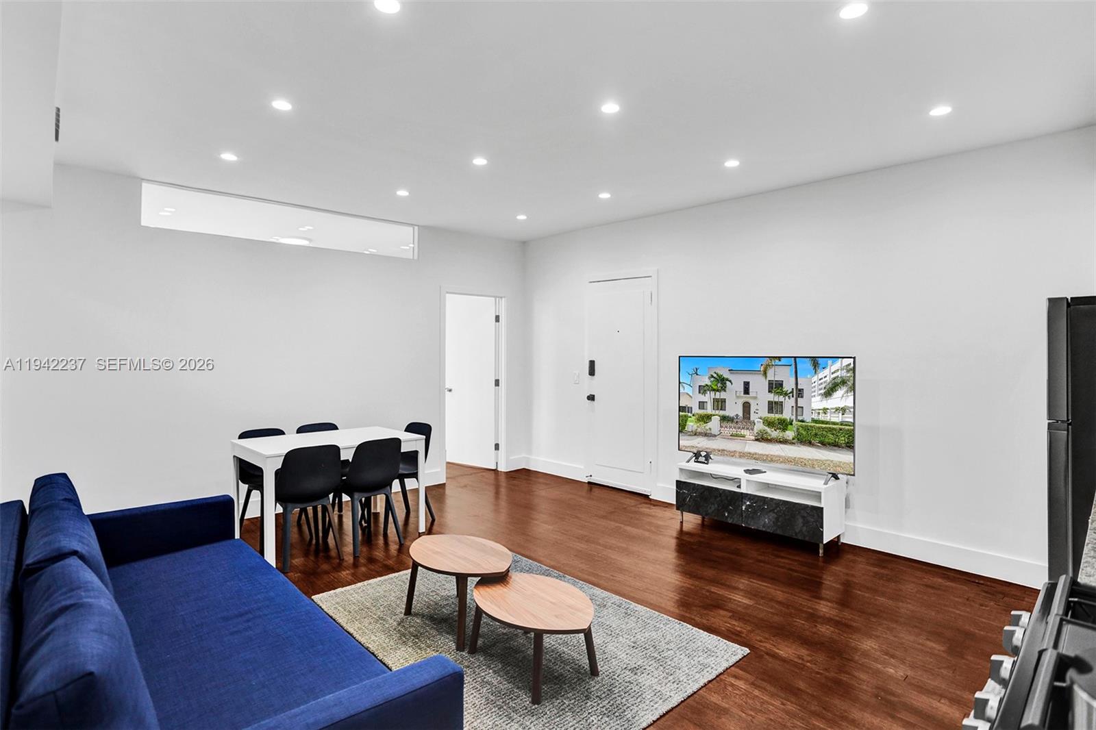 HOLLYWOOD - Residential Lease