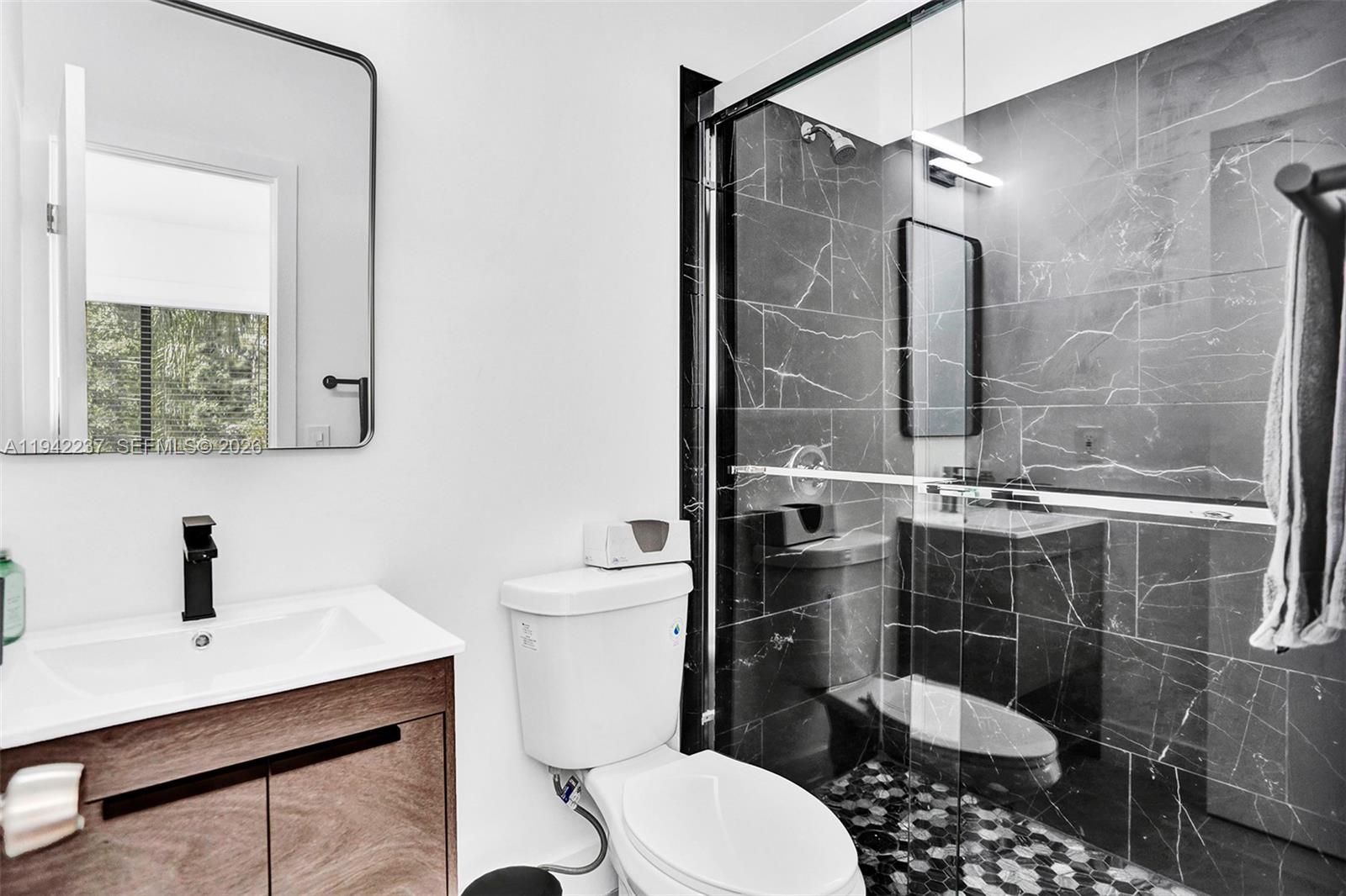 HOLLYWOOD - Residential Lease