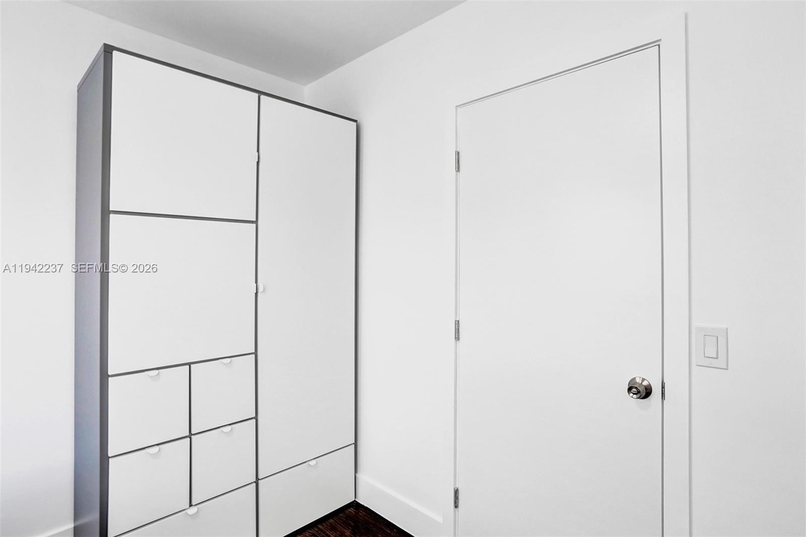 HOLLYWOOD - Residential Lease