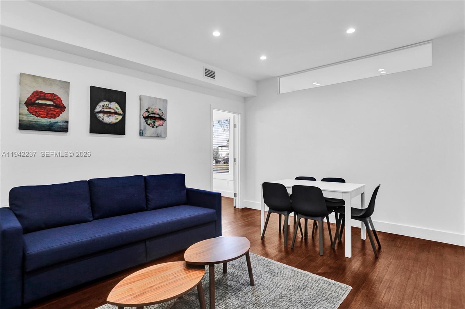 HOLLYWOOD - Residential Lease