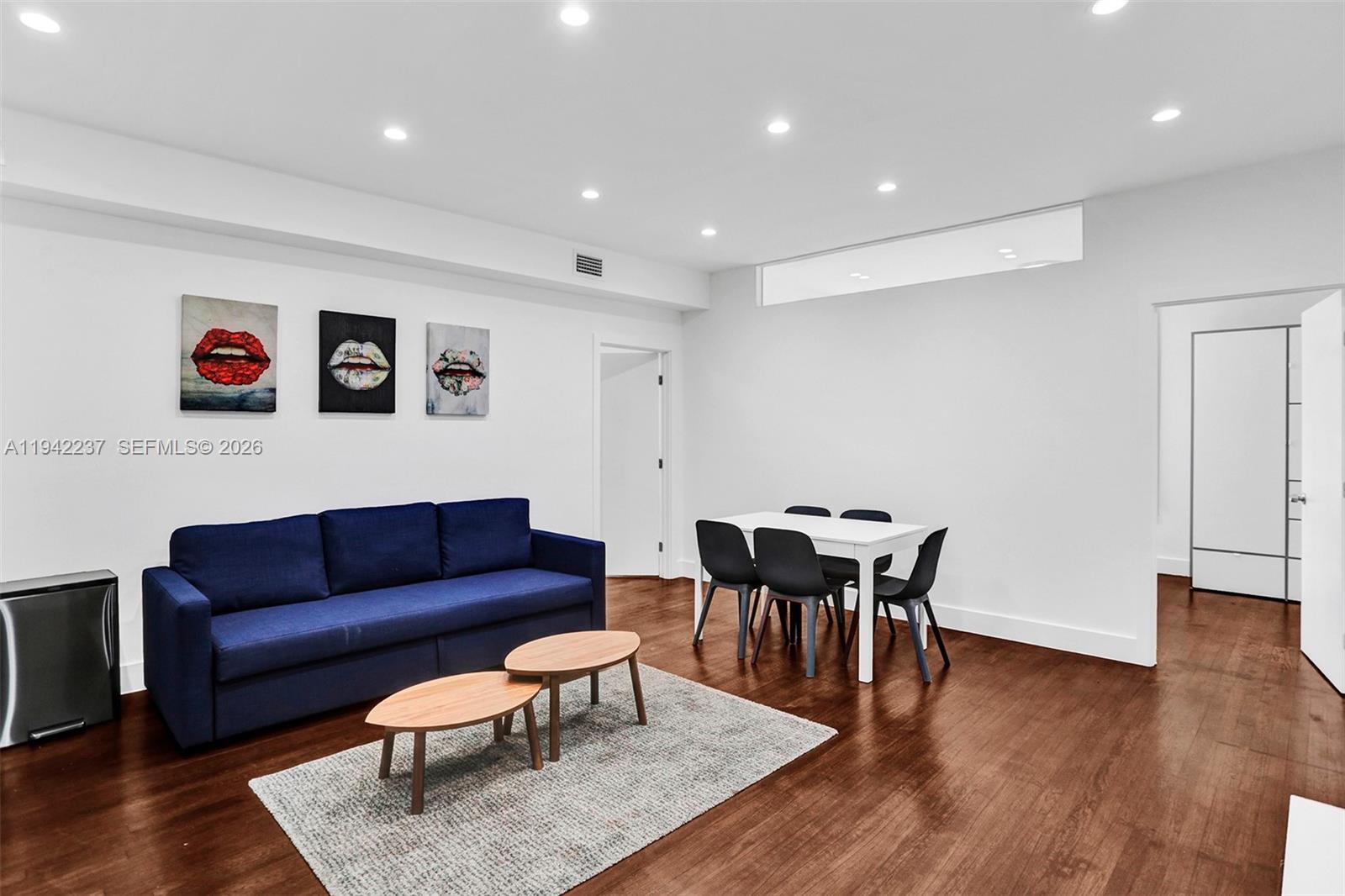 HOLLYWOOD - Residential Lease