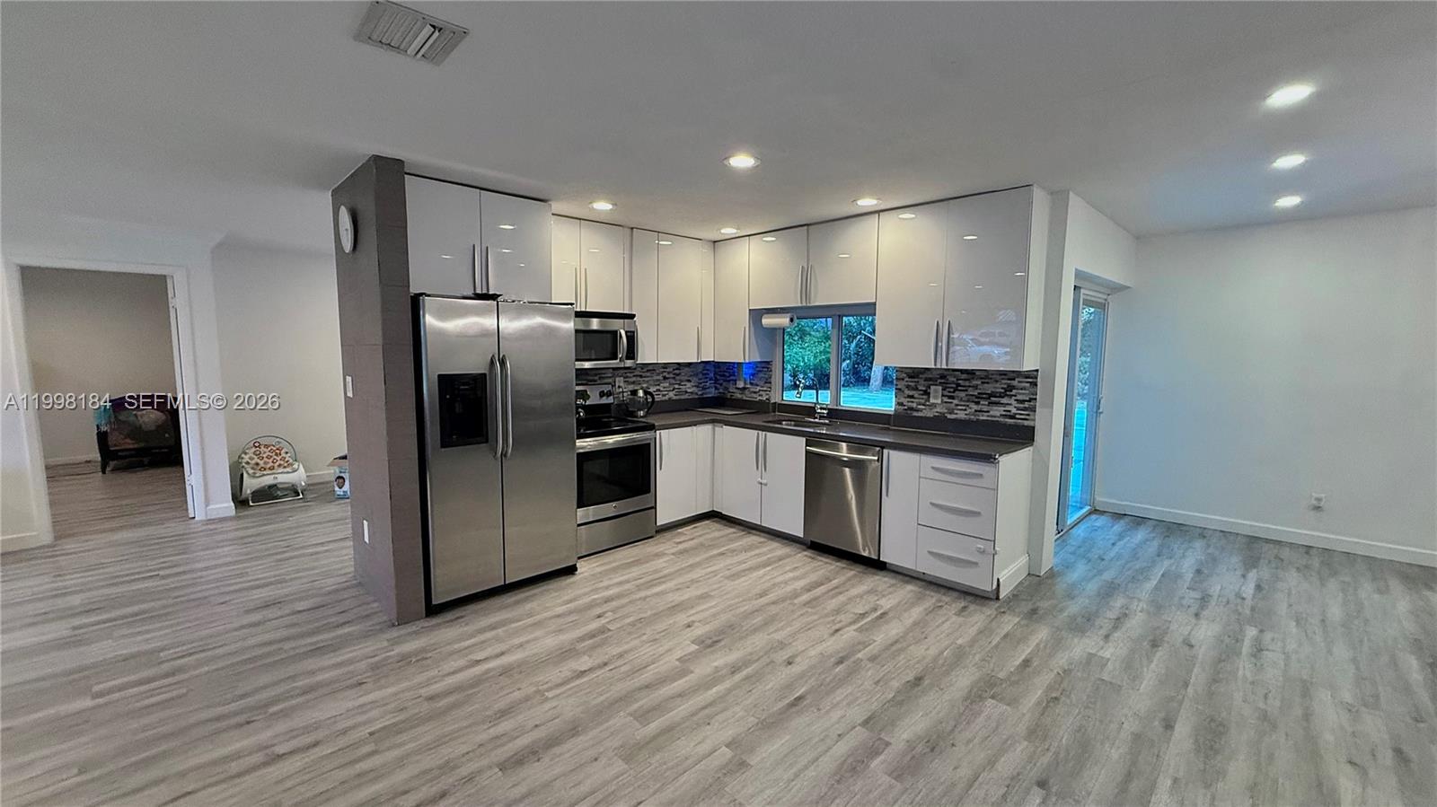 ARROWHEAD GOLF & TENNIS C - Residential