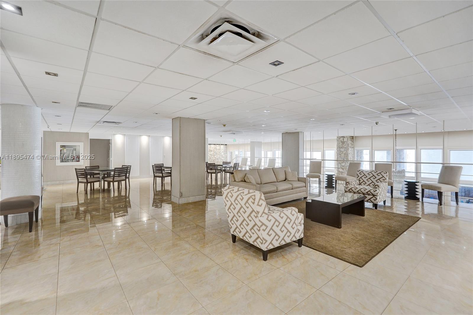 HOLLYWOOD TOWERS CONDO - Residential