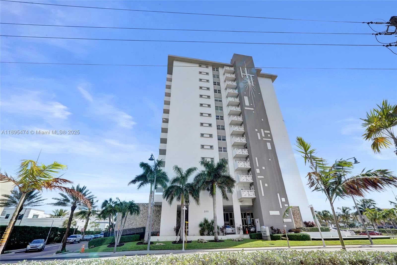 HOLLYWOOD TOWERS CONDO - Residential