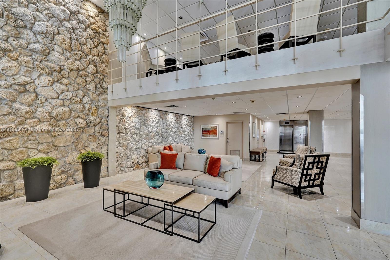 HOLLYWOOD TOWERS CONDO - Residential