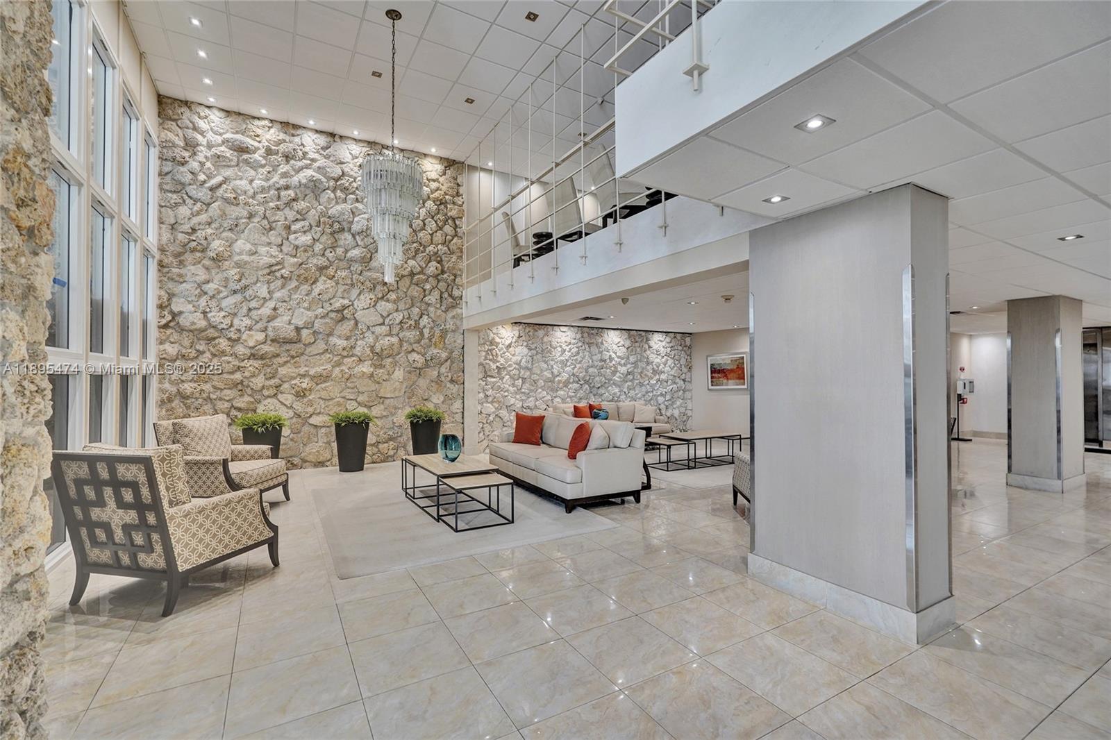 HOLLYWOOD TOWERS CONDO - Residential