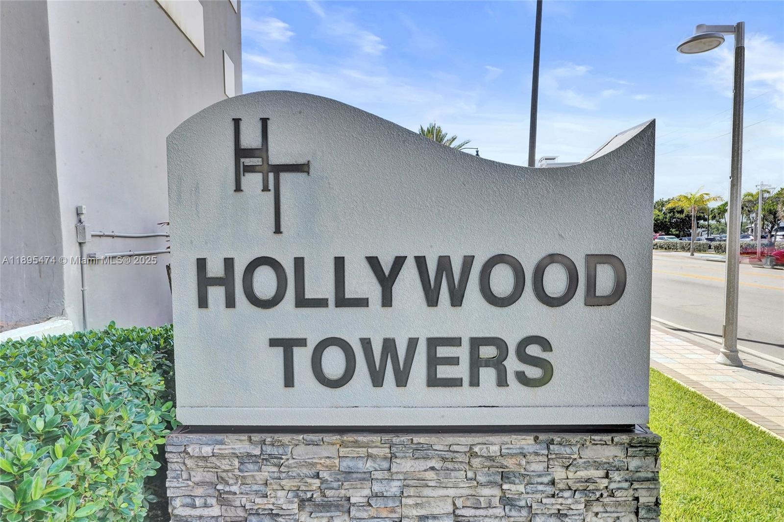 HOLLYWOOD TOWERS CONDO - Residential
