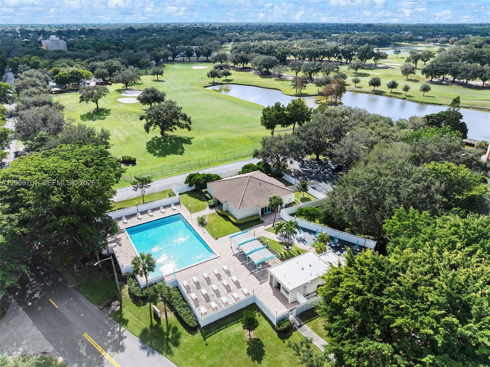 ROLLING HILLS Golf - Residential
