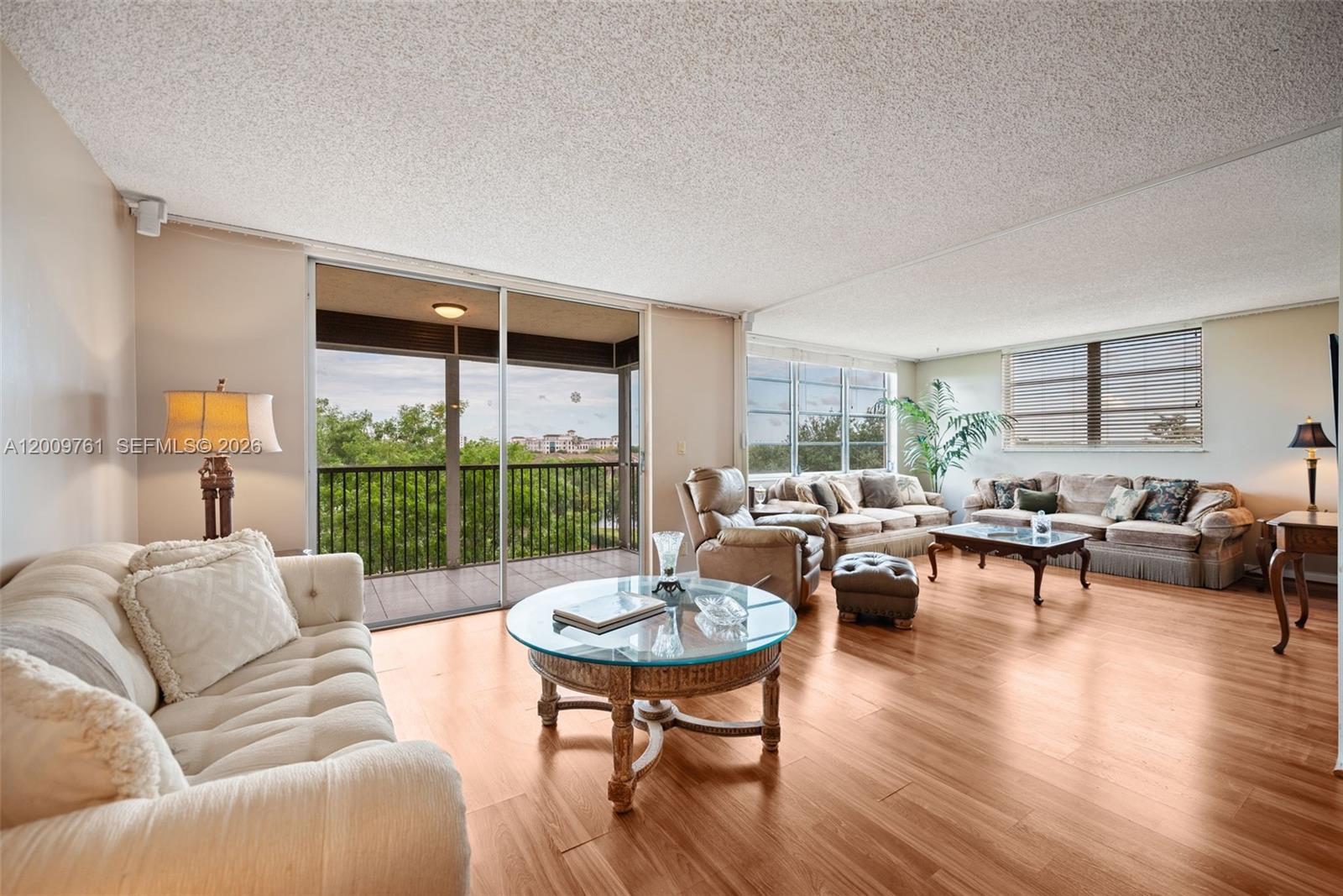 ROLLING HILLS Golf - Residential