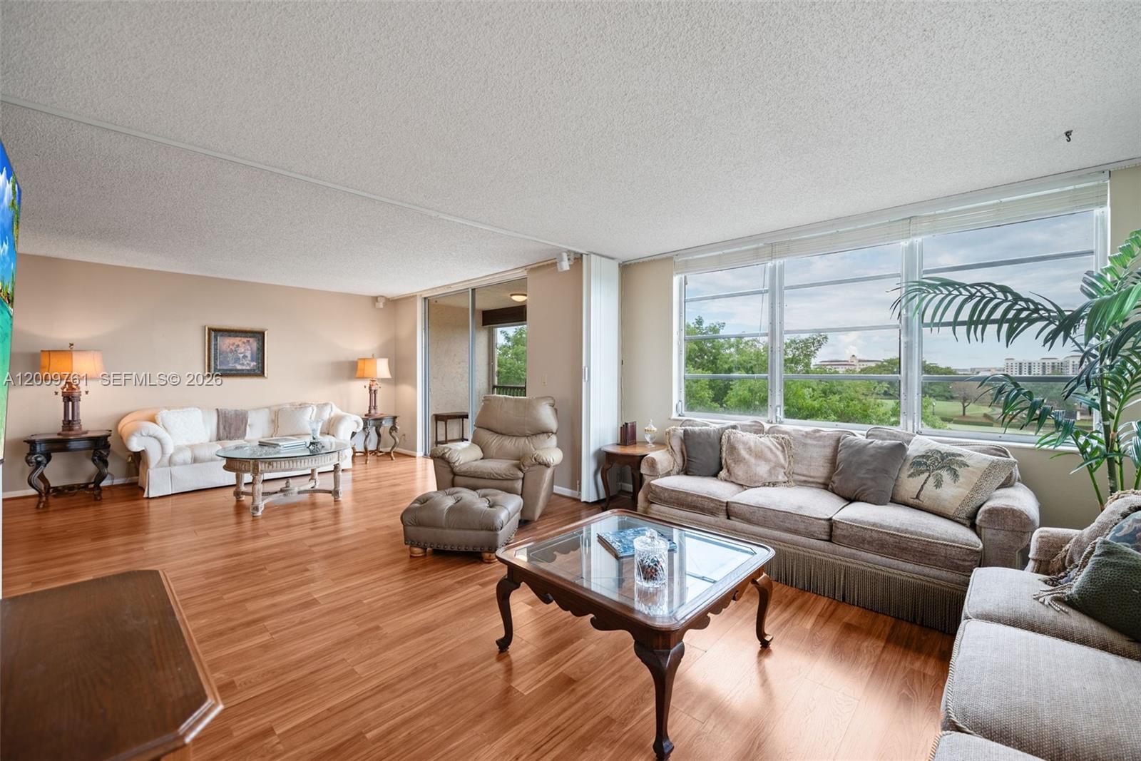 ROLLING HILLS Golf - Residential