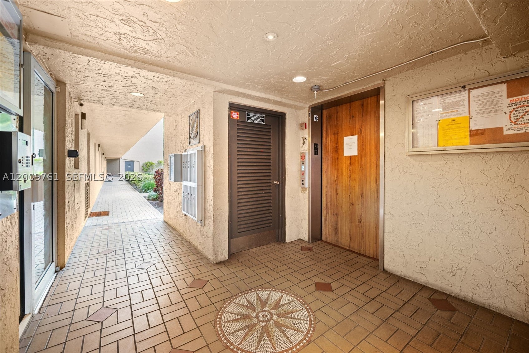 3300 W Rolling Hills Cir 510, Davie FL 33328