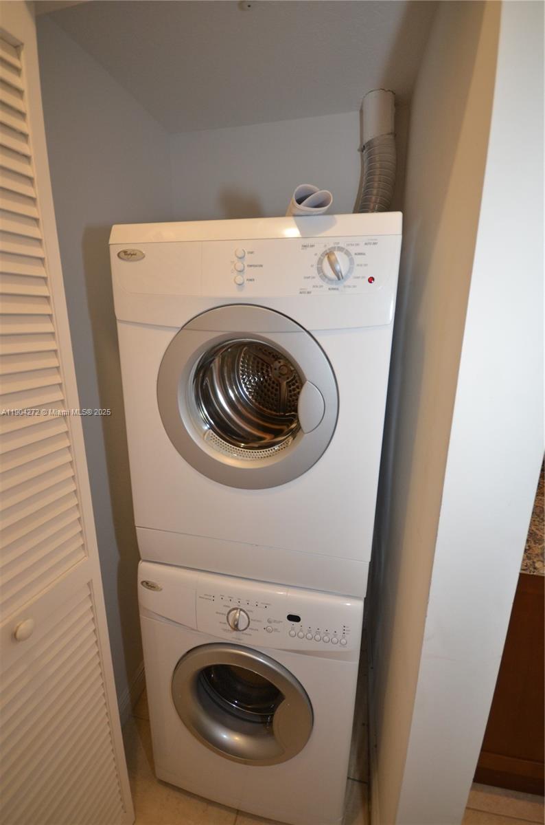 CASA COSTA CONDO - Residential Lease