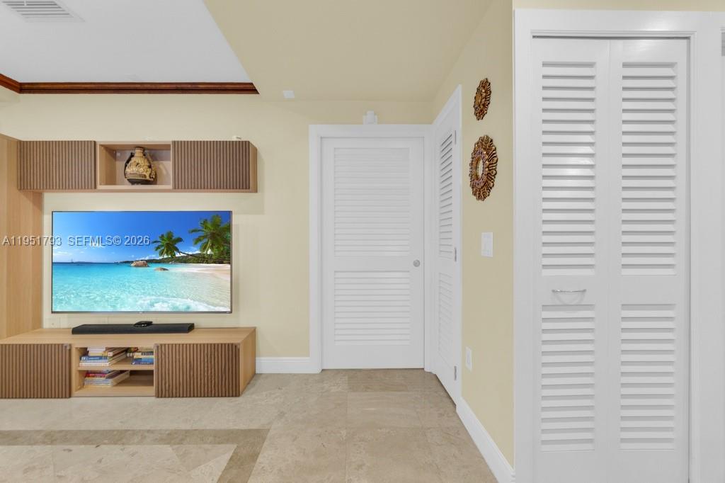 ALHAMBRA GROVES - Residential