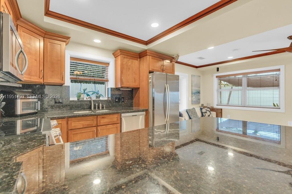 ALHAMBRA GROVES - Residential