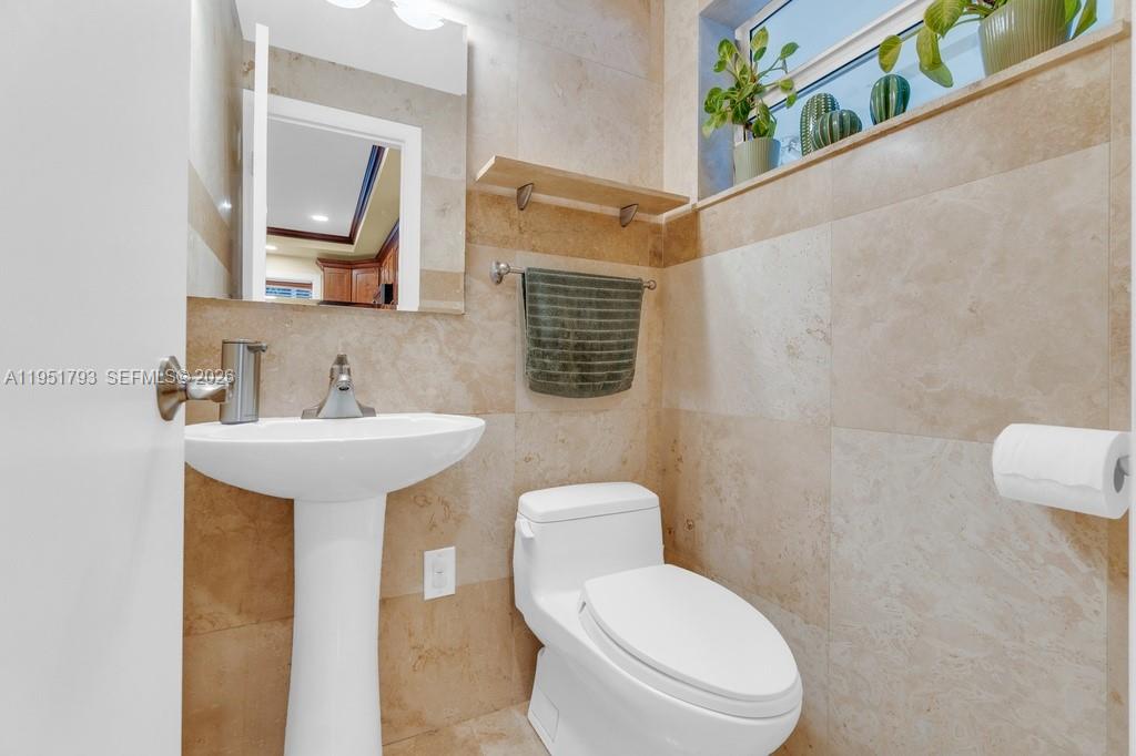 ALHAMBRA GROVES - Residential