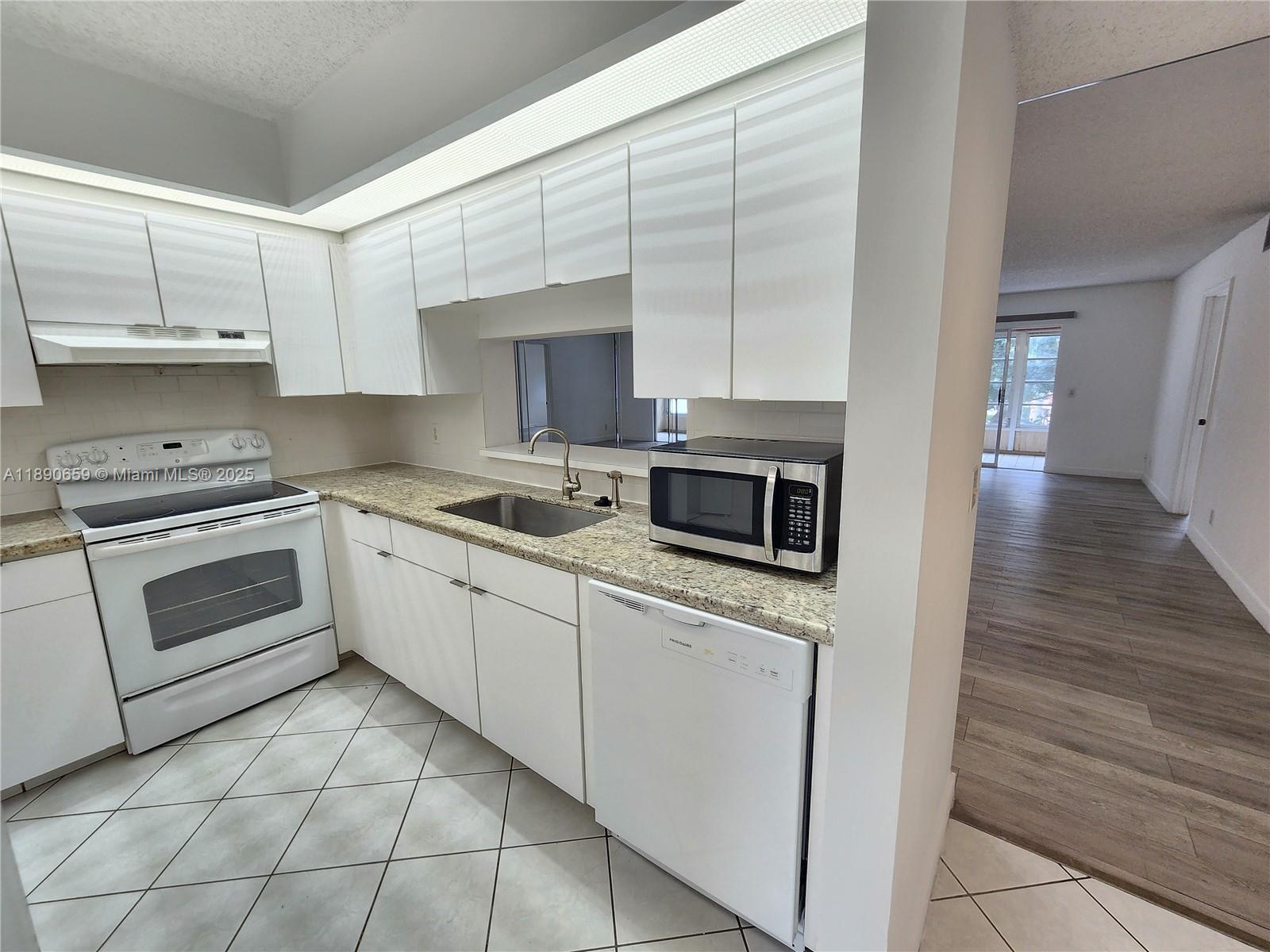 CAMBRIDGE AT CENTURY - Residential Lease