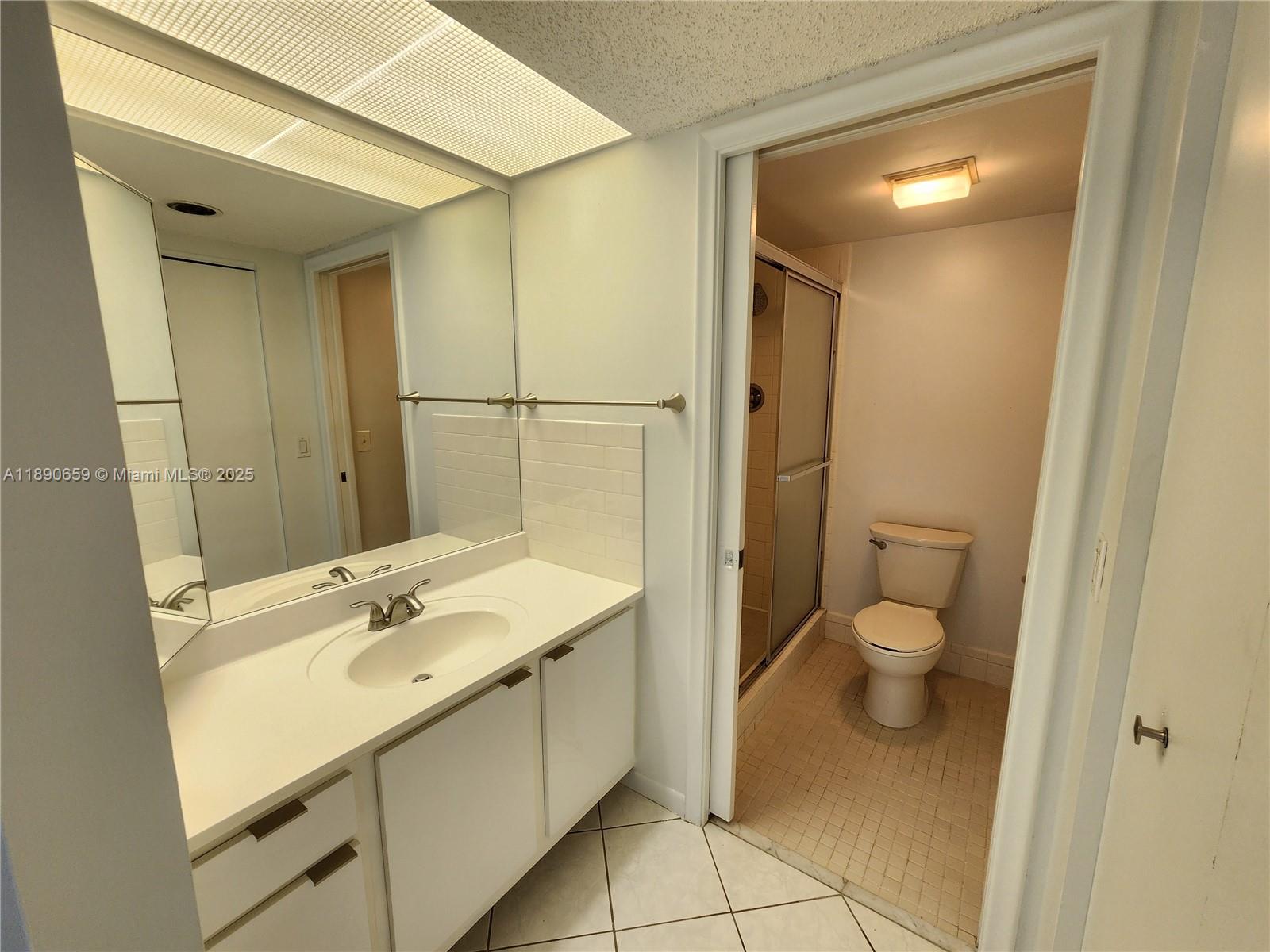 CAMBRIDGE AT CENTURY - Residential Lease