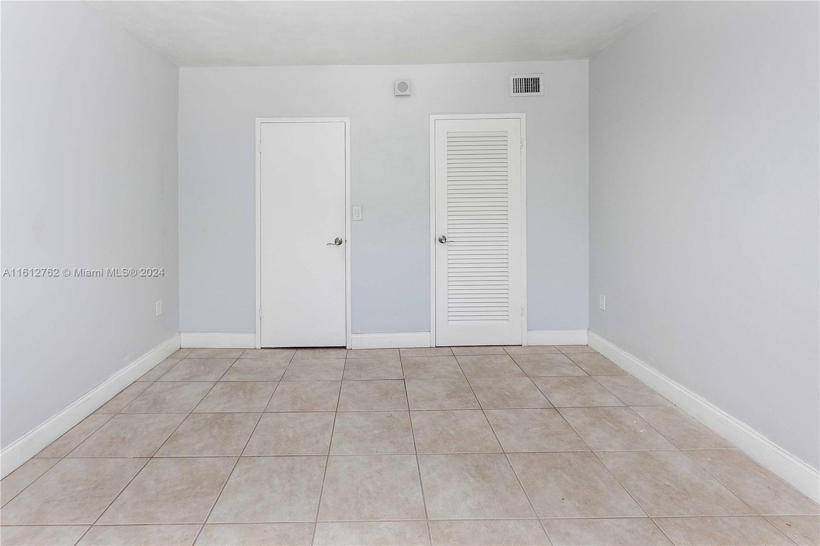 LINCOLN TOWERS CONDO - Residential Lease