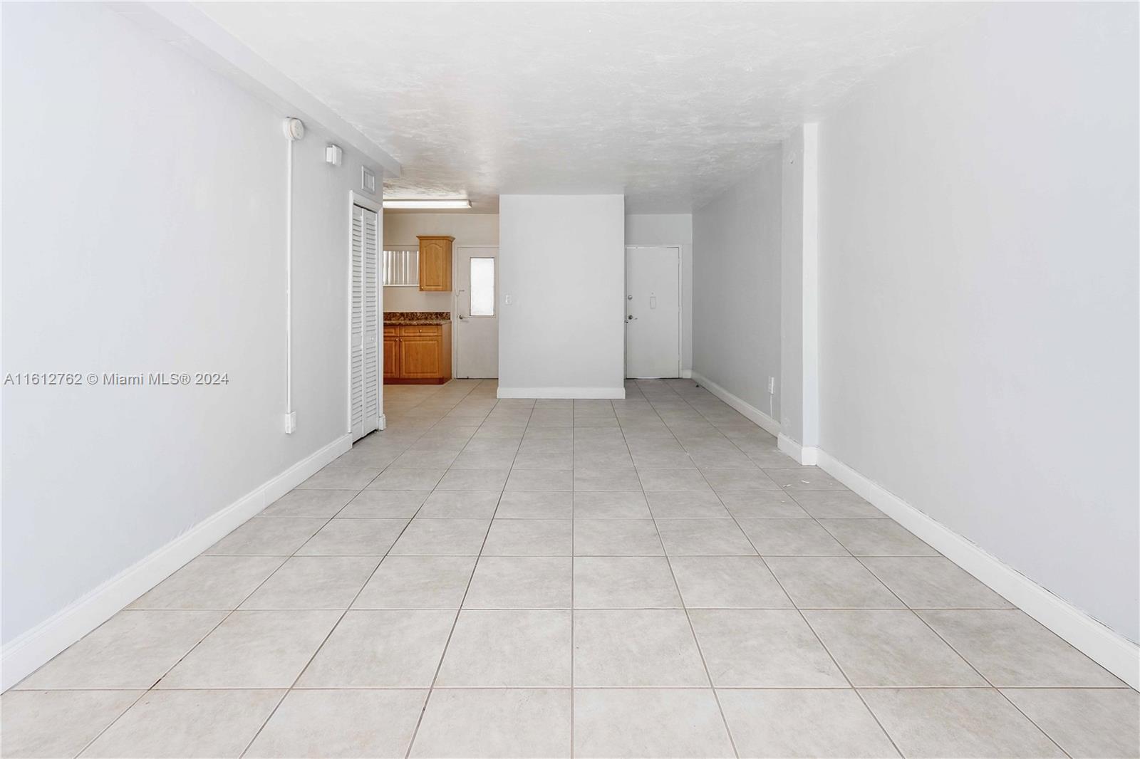 LINCOLN TOWERS CONDO - Residential Lease