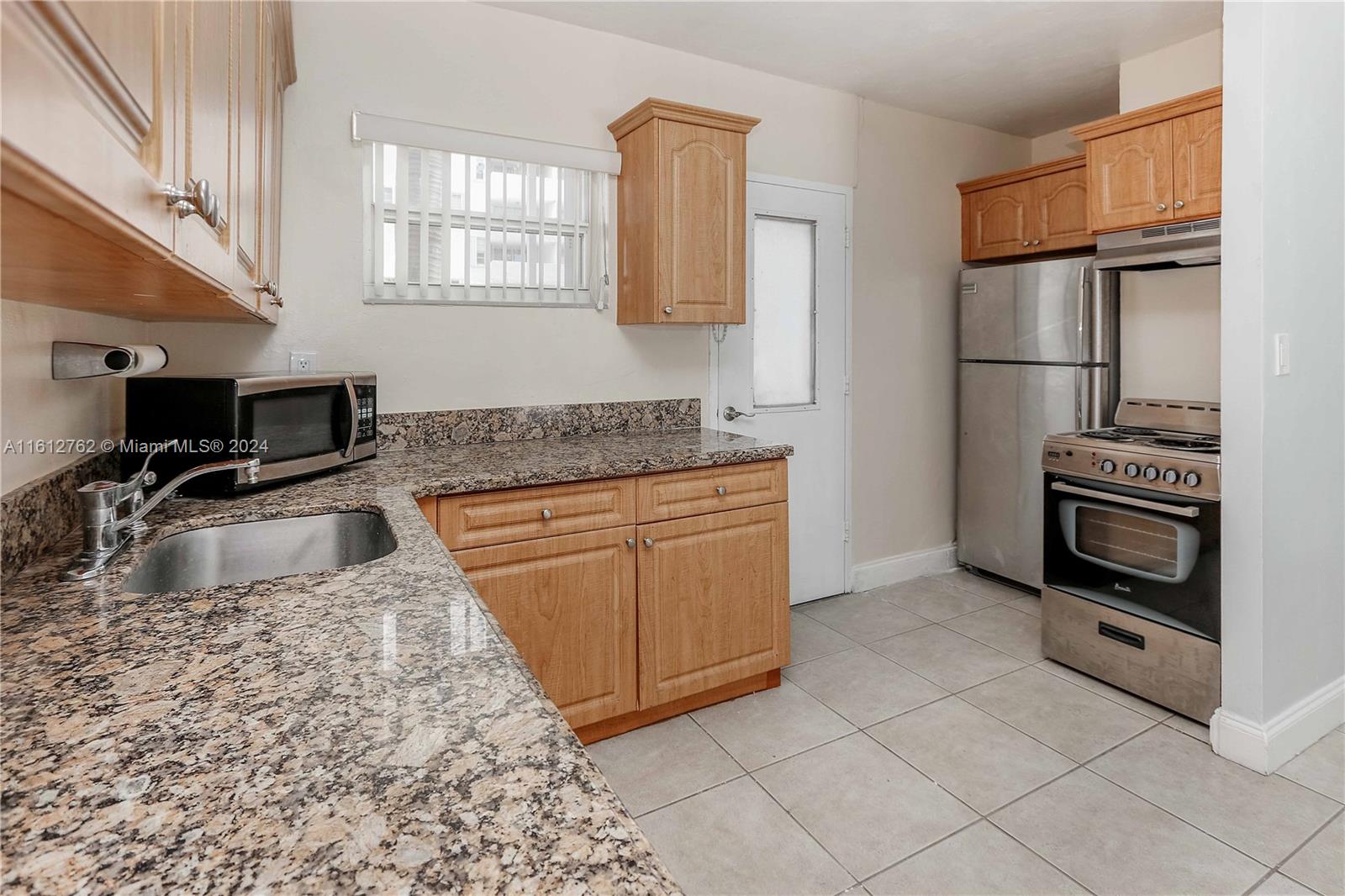 LINCOLN TOWERS CONDO - Residential Lease