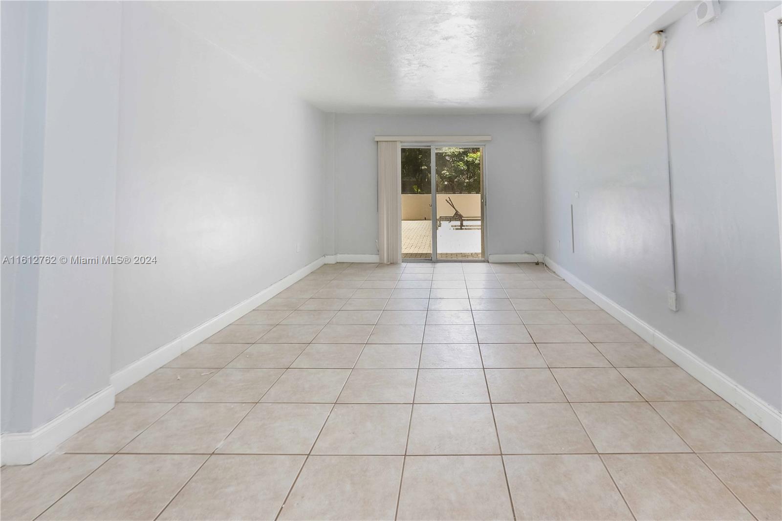LINCOLN TOWERS CONDO - Residential Lease
