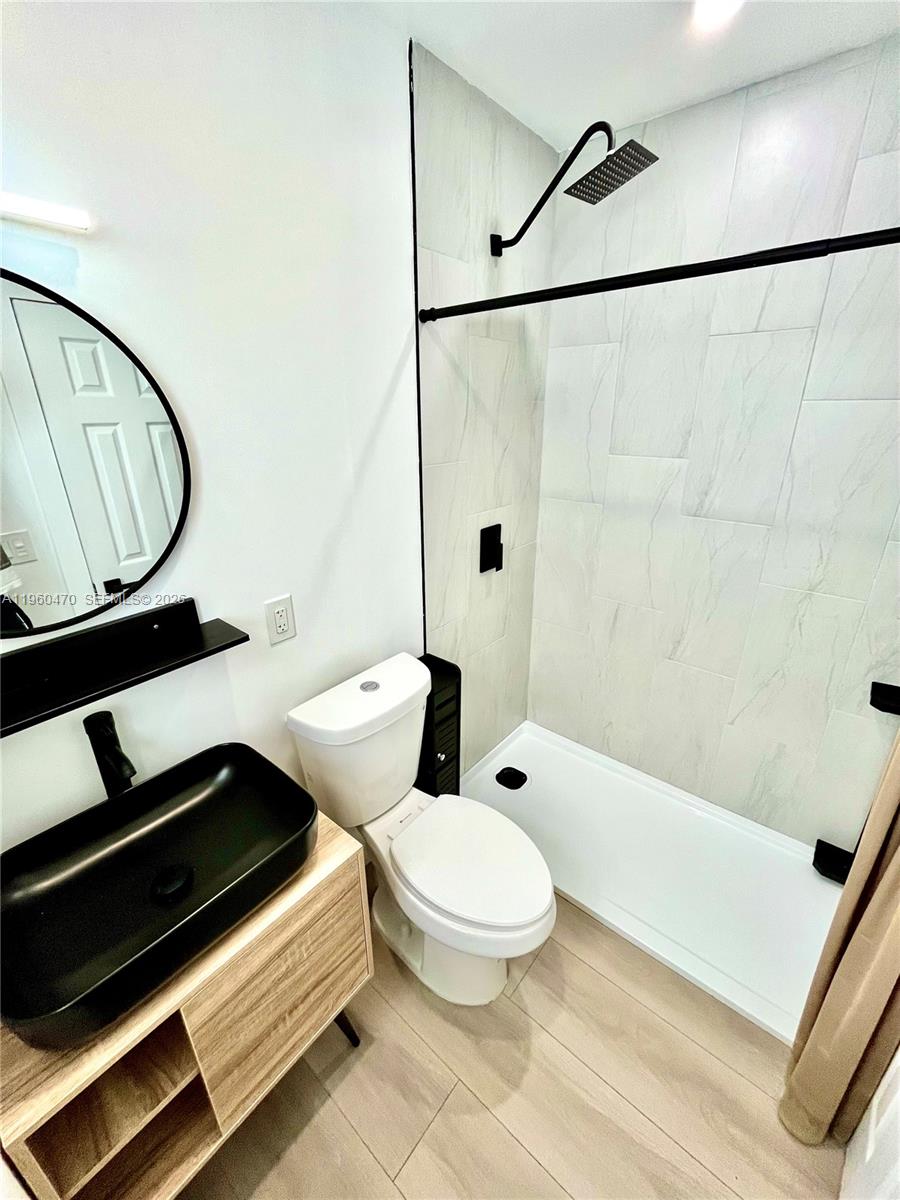 EDISON HEIGHTS - Residential Income